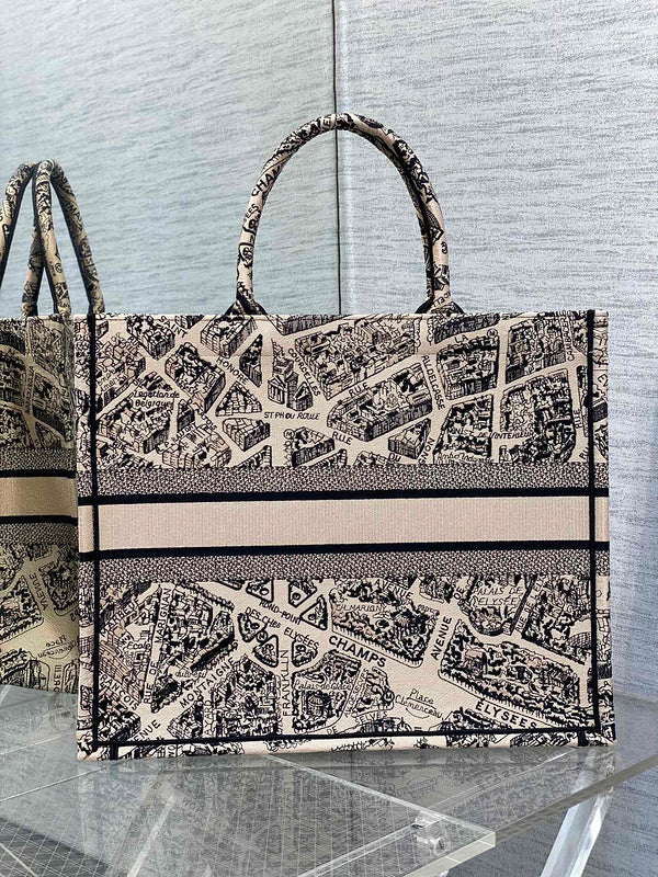 Dragons Bags Detail