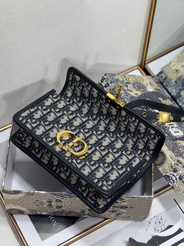 Dragons Bags Detail