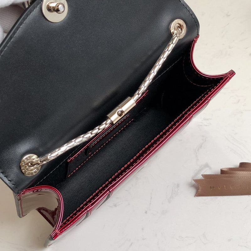 Dragons Bags Detail