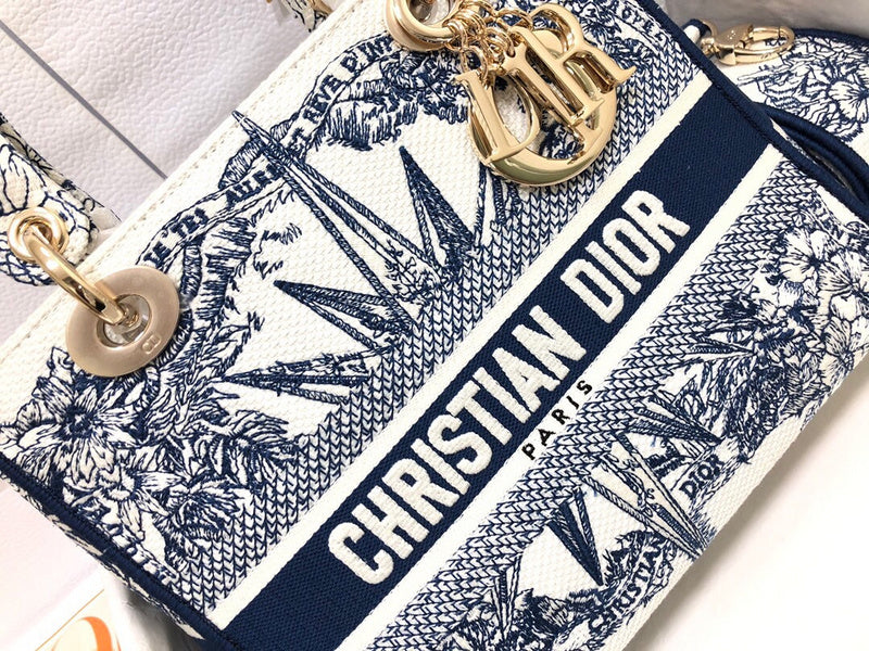 Dragons Bags Detail