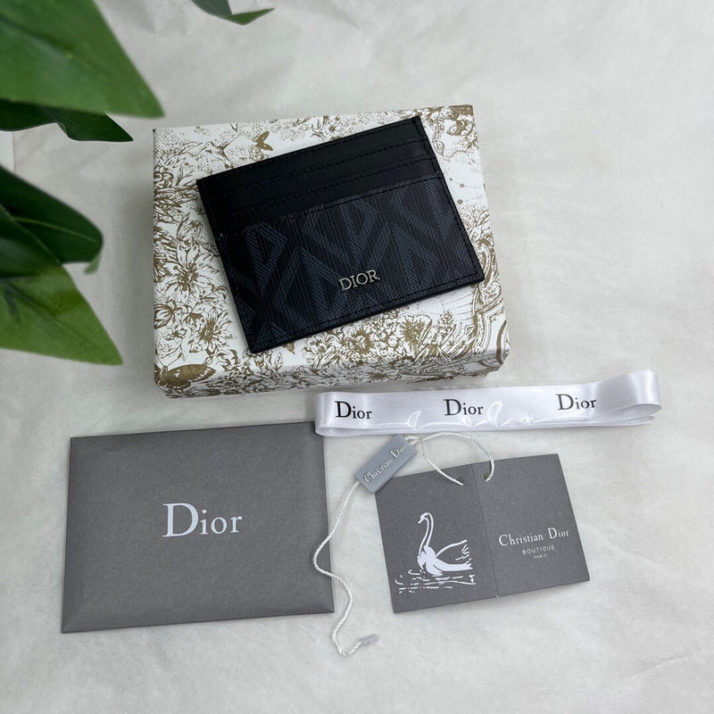 Dragons Bags Detail