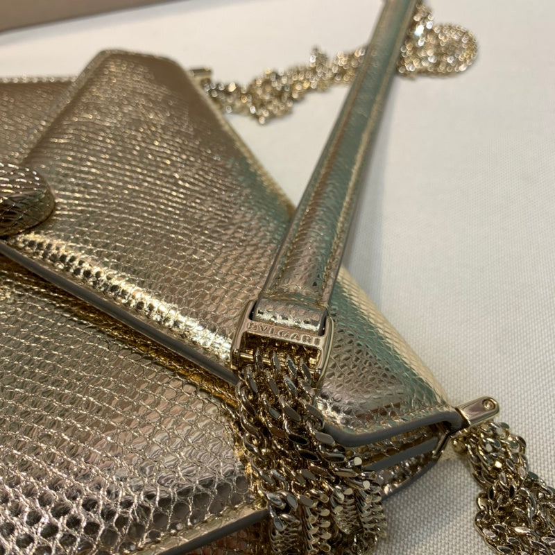 Dragons Bags Detail
