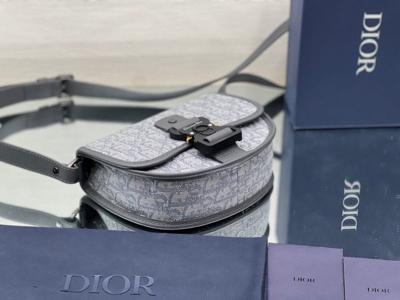 Dragons Bags Detail