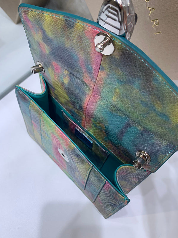 Dragons Bags Detail