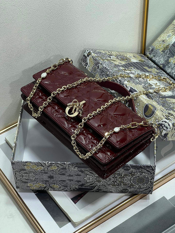 Dragons Bags Detail