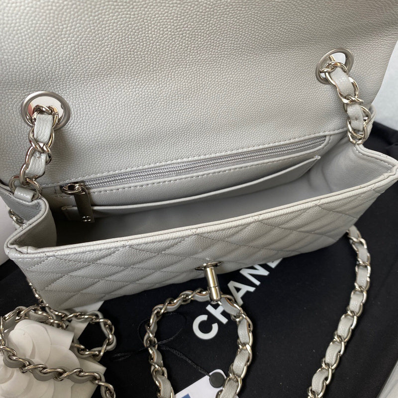 Dragons Bags Detail