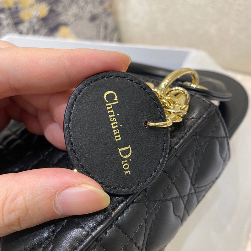 Dragons Bags Detail