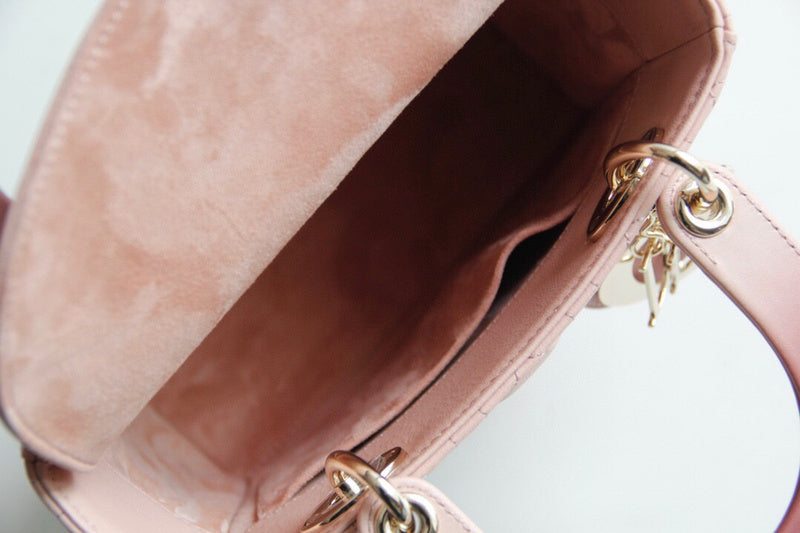 Dragons Bags Detail