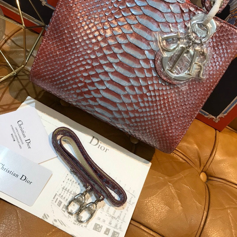 Dragons Bags Detail