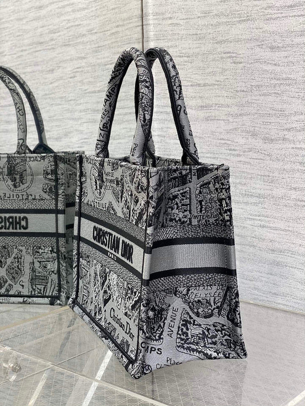 Dragons Bags Detail