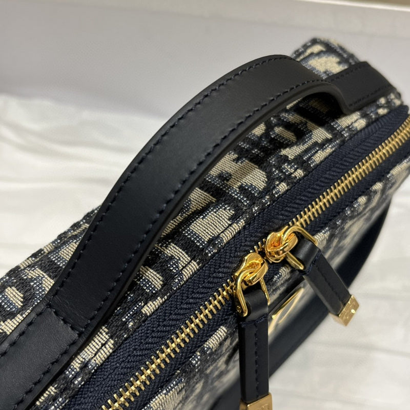 Dragons Bags Detail