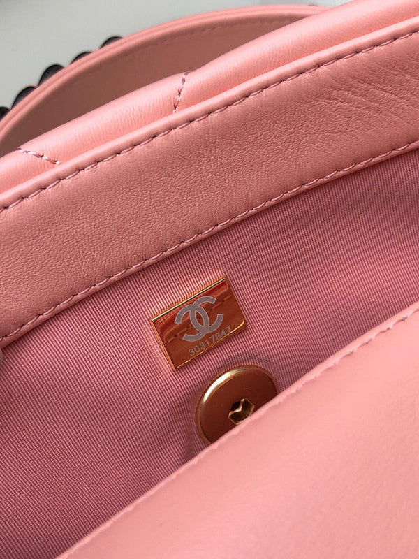 Dragons Bags Detail