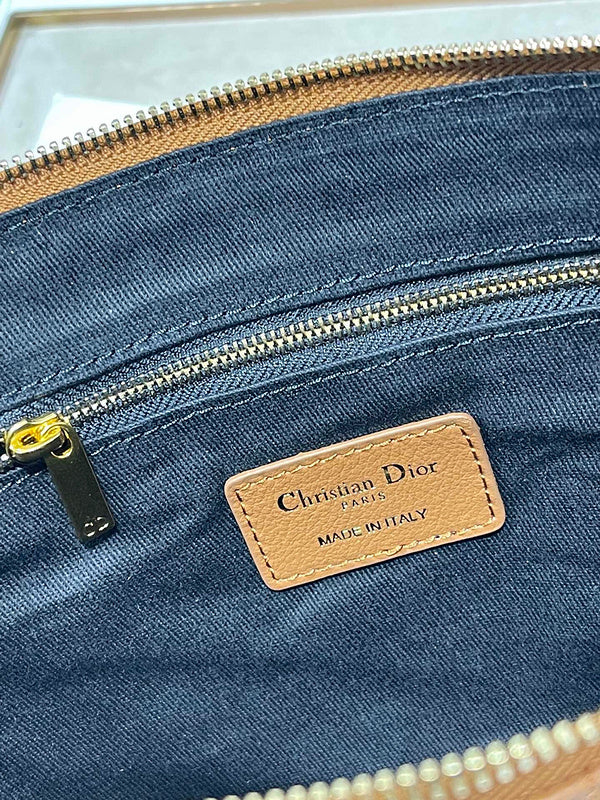 Dragons Bags Detail