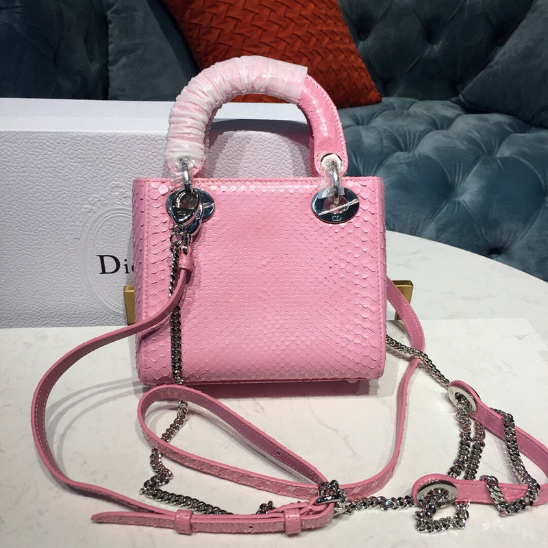 Dragons Bags Detail