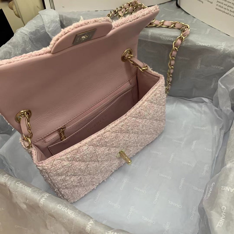 Dragons Bags Detail
