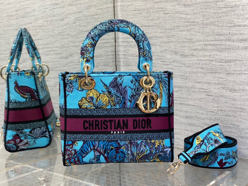 Dragons Bags Detail