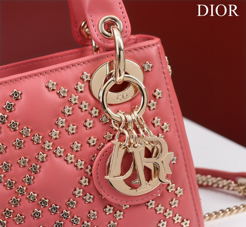 Dragons Bags Detail