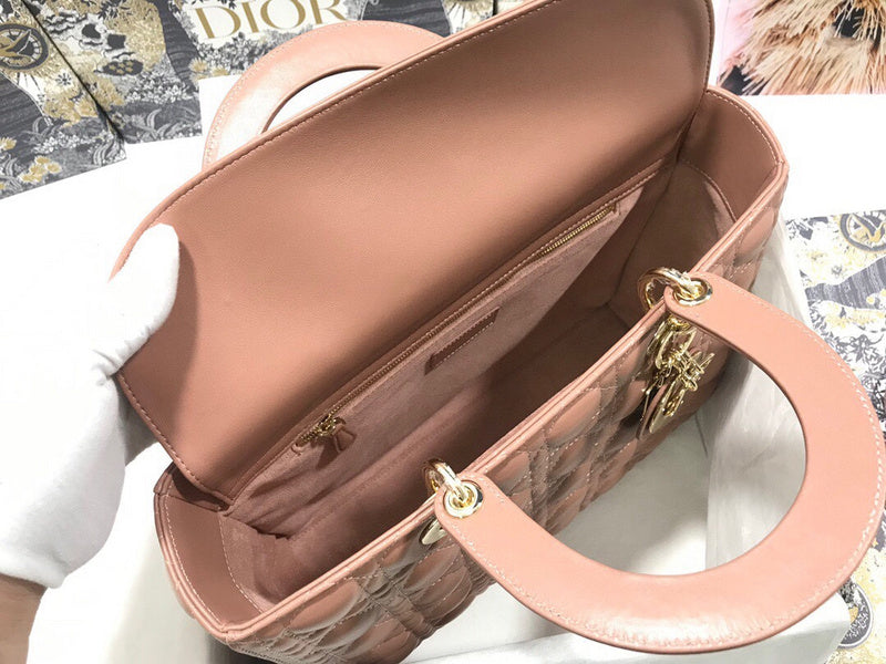 Dragons Bags Detail