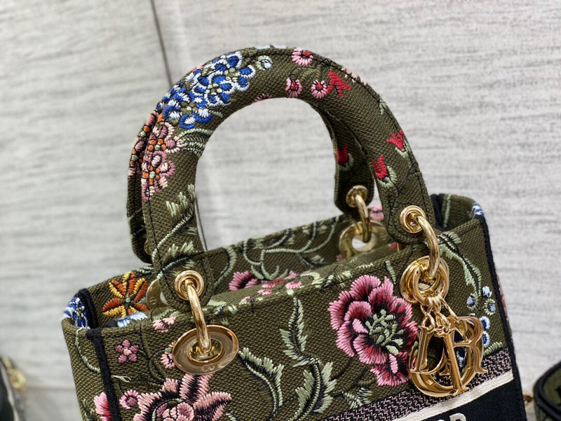 Dragons Bags Detail