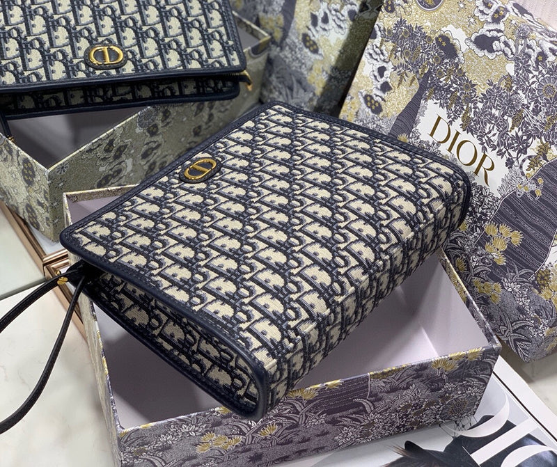 Dragons Bags Detail