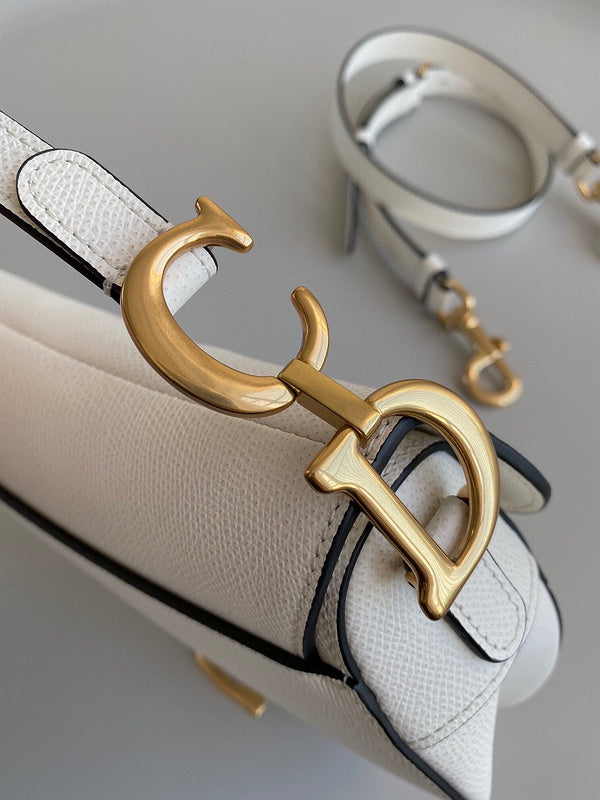 Dragons Bags Detail