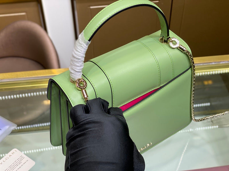 Dragons Bags Detail