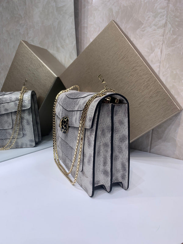 Dragons Bags Detail