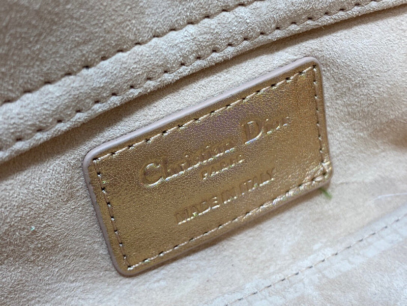 Dragons Bags Detail