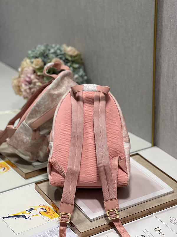Dragons Bags Detail