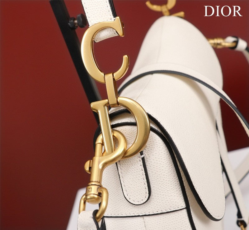 Dragons Bags Detail