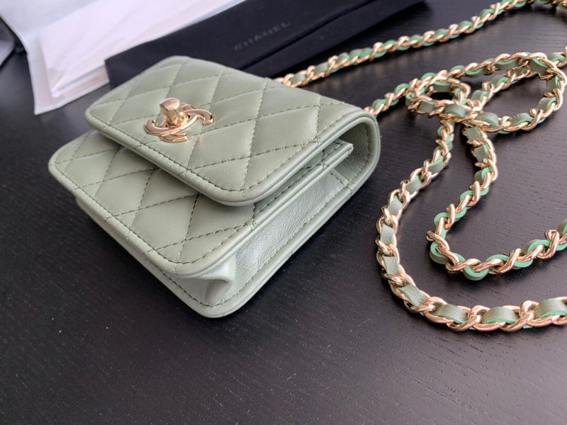 Dragons Bags Detail