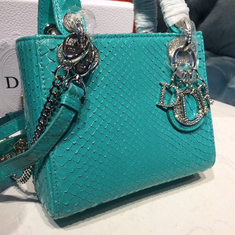 Dragons Bags Detail