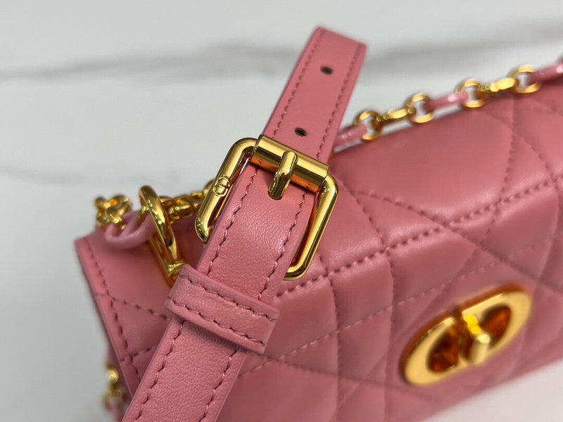 Dragons Bags Detail