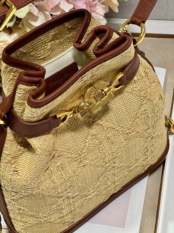 Dragons Bags Detail