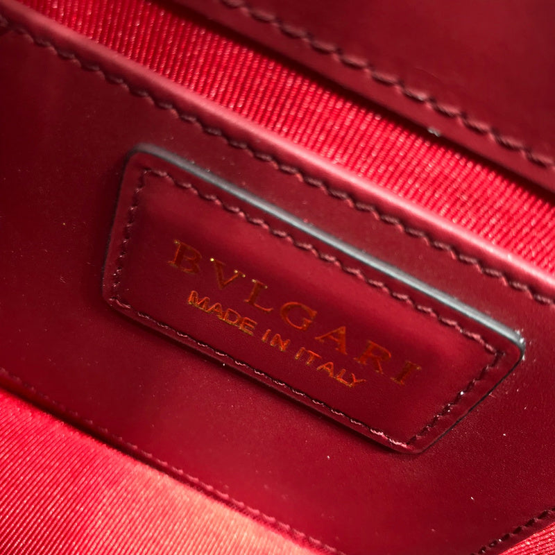 Dragons Bags Detail