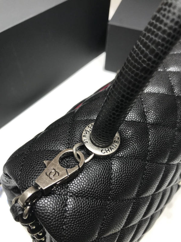 Dragons Bags Detail