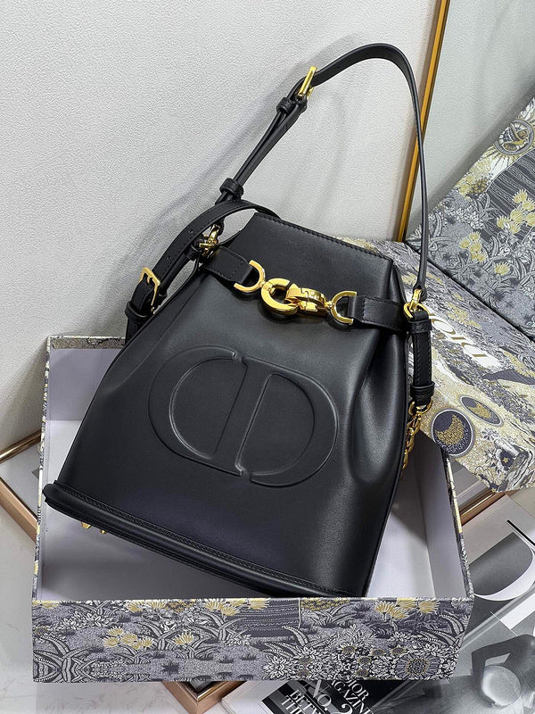 Dragons Bags Detail