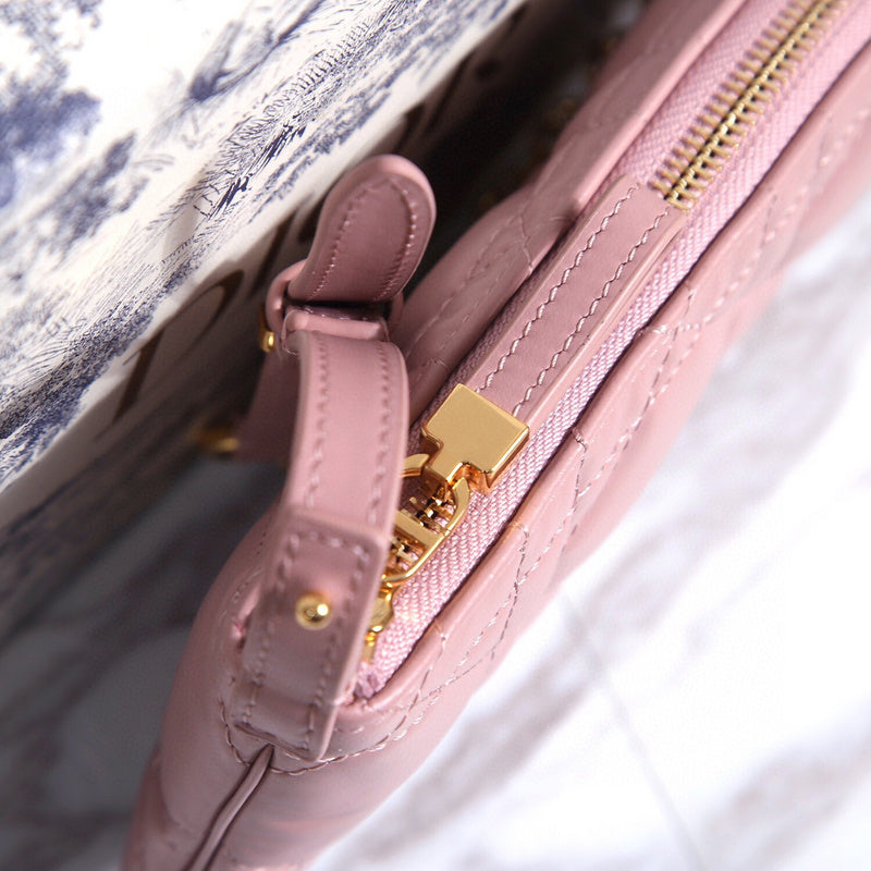 Dragons Bags Detail