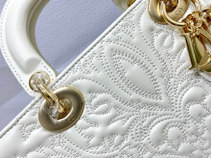 Dragons Bags Detail