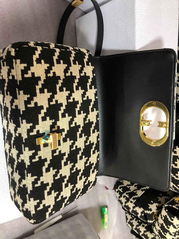 Dragons Bags Detail