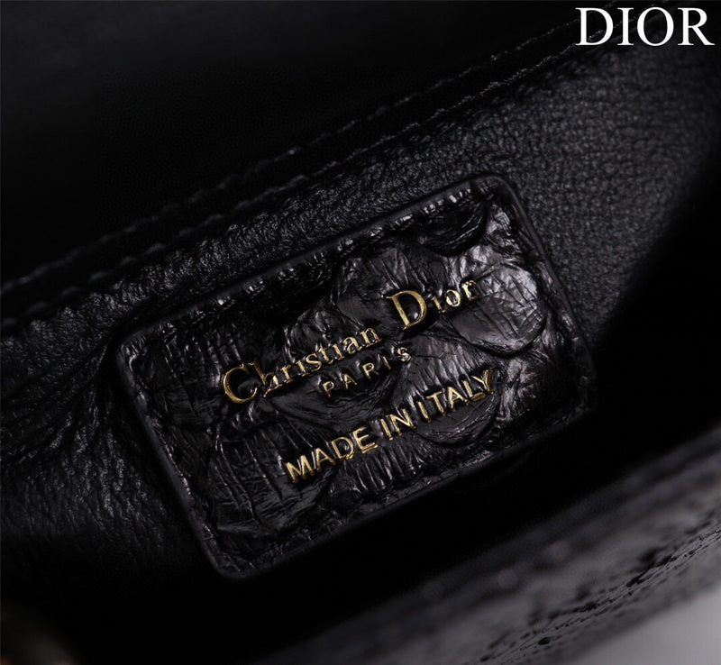 Dragons Bags Detail