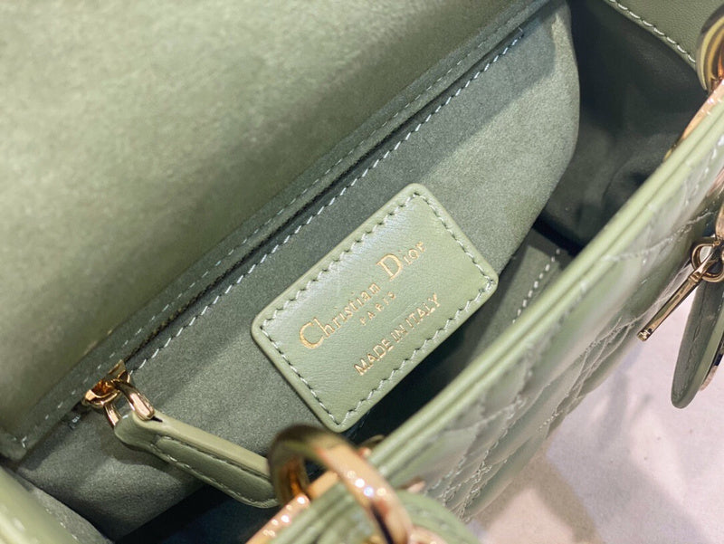 Dragons Bags Detail