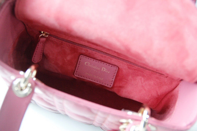 Dragons Bags Detail