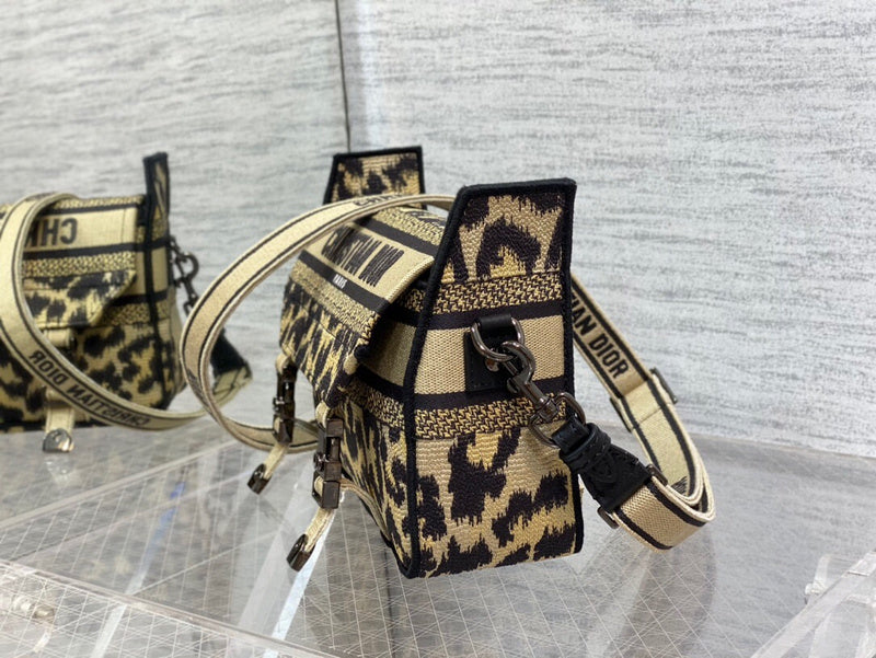 Dragons Bags Detail