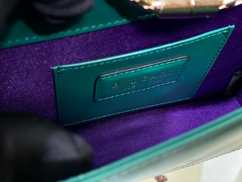 Dragons Bags Detail