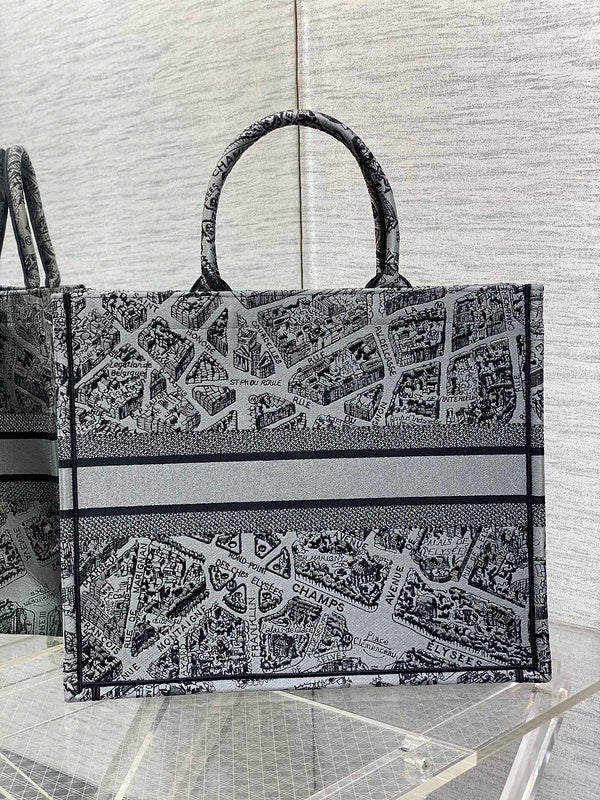 Dragons Bags Detail