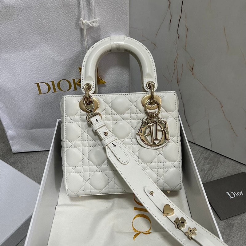 Dragons Bags Detail
