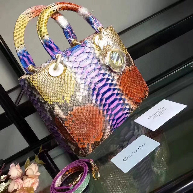 Dragons Bags Detail