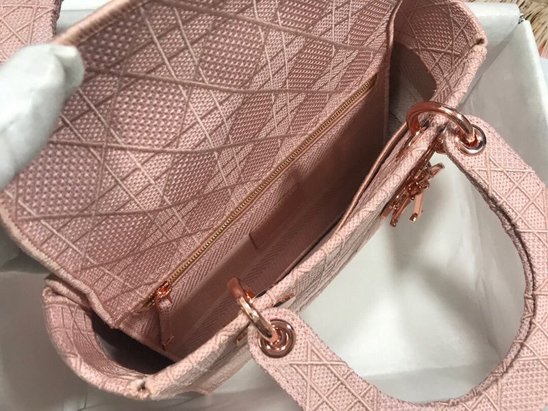 Dragons Bags Detail
