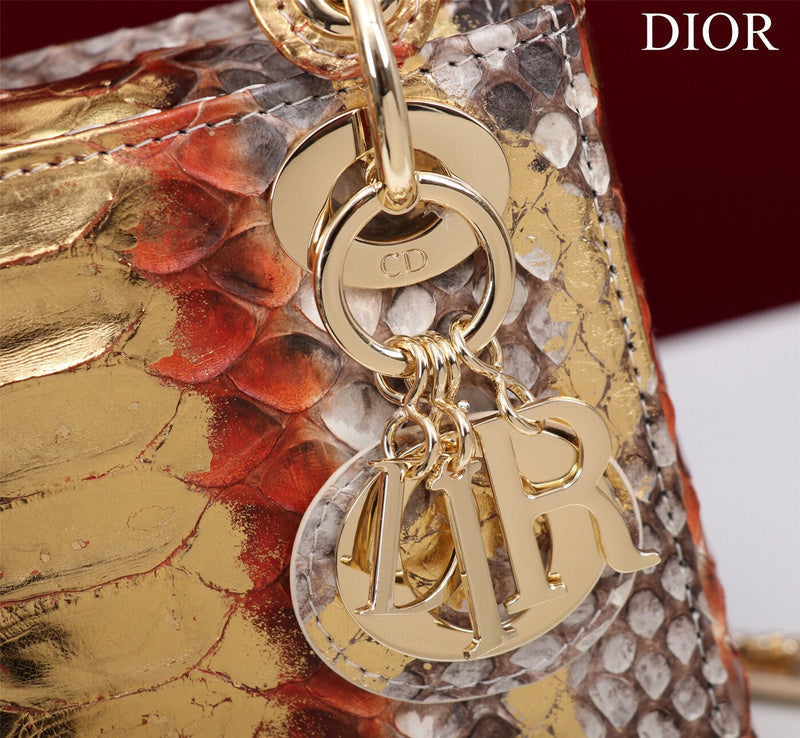 Dragons Bags Detail